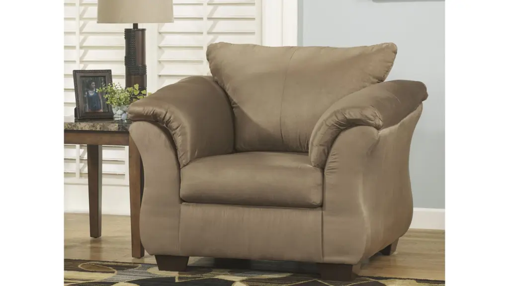 DARCY CHAIR