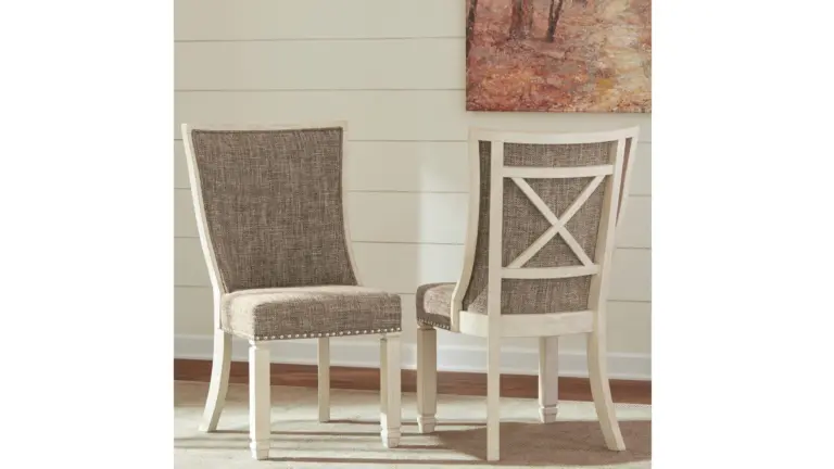 BOLANBURG DINING ROOM CHAIR